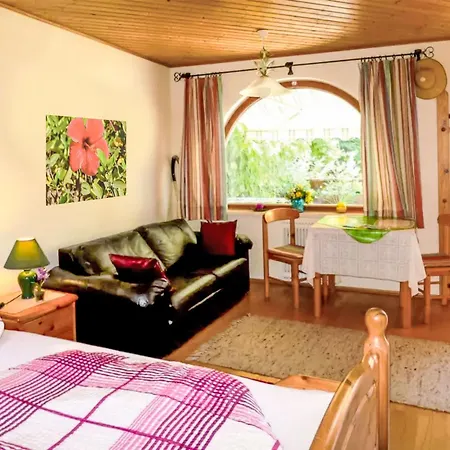 Haus Am Waldrand By Interhome * Velden am Wörthersee
